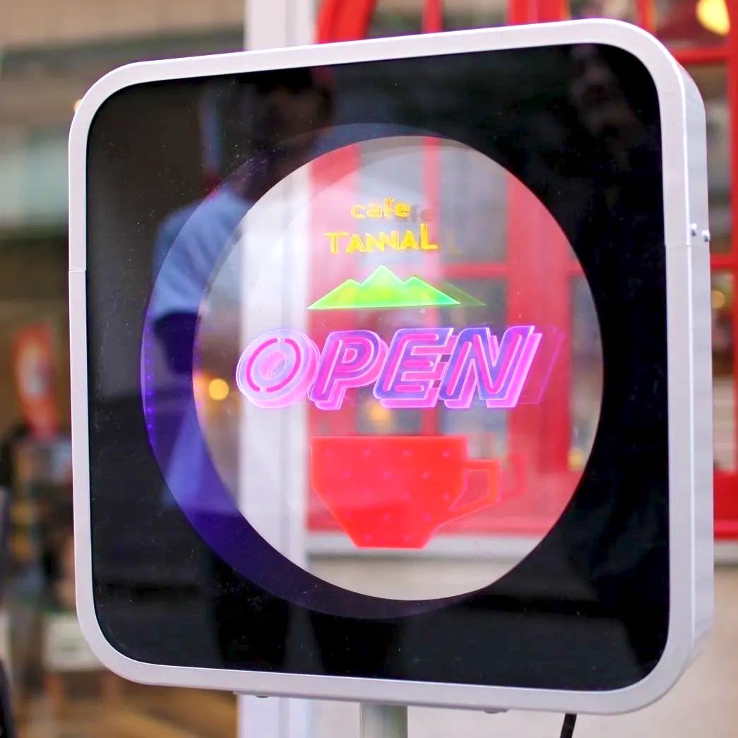 店内のOPENの看板写真